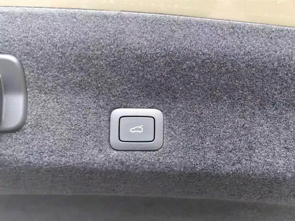 Xiaomi SU7 2024 All-Wheel Drive Long Range High-End Intelligent Driving Max Edition — миниатюра 14