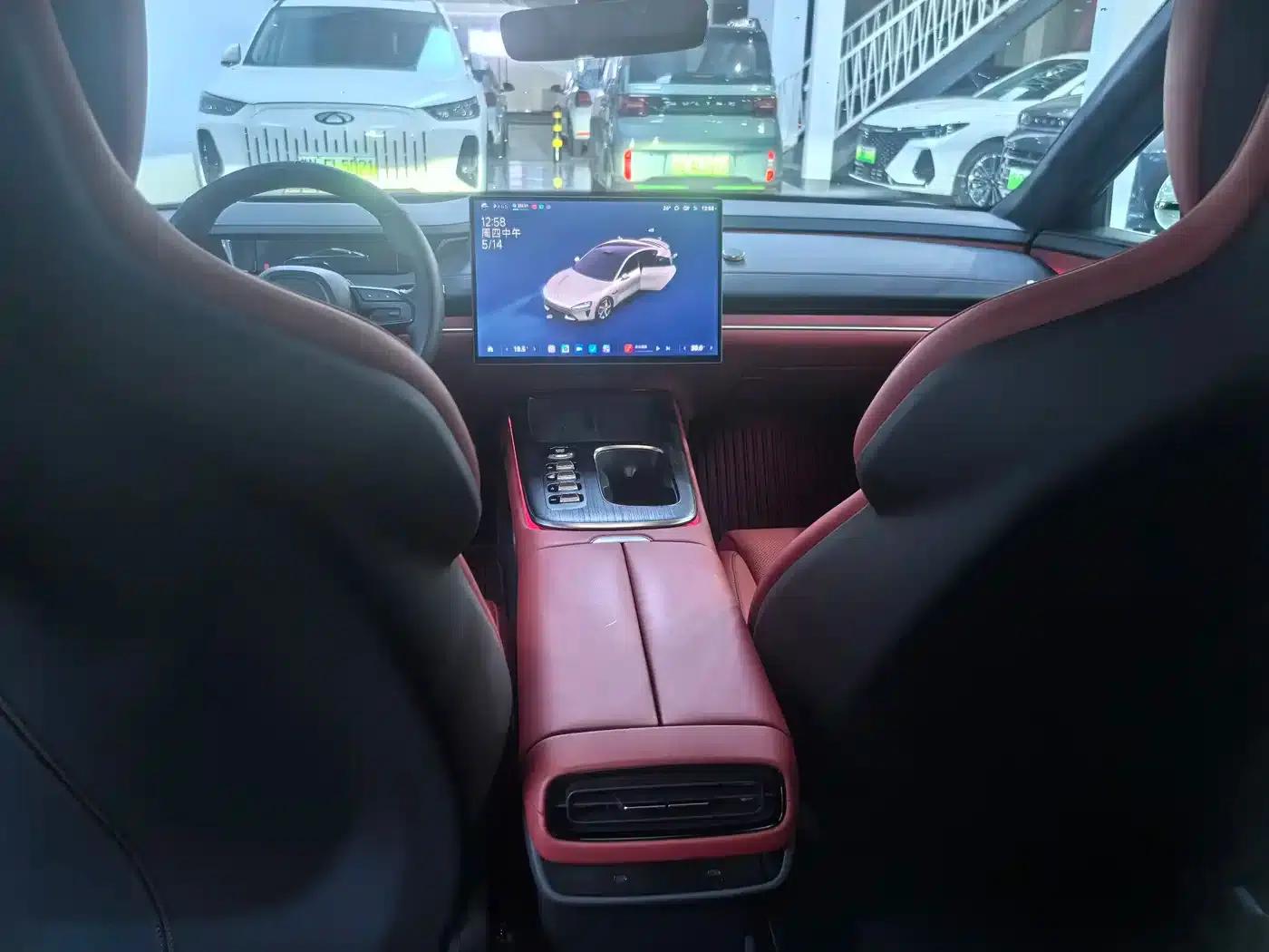 Xiaomi SU7 2024 All-Wheel Drive Long Range High-End Intelligent Driving Max Edition — миниатюра 9