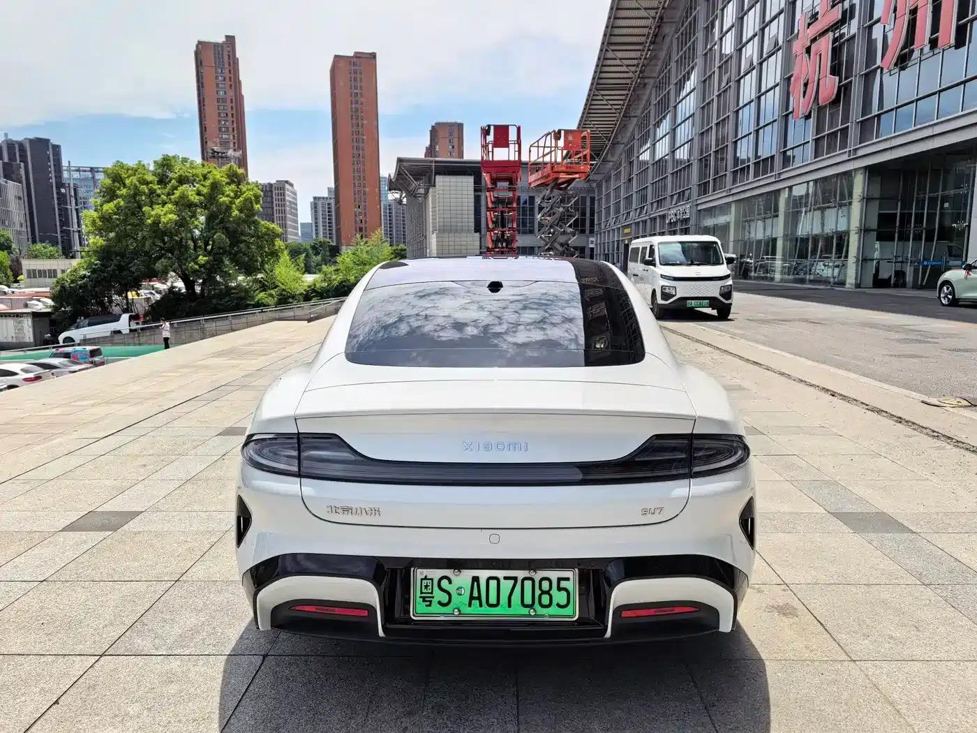 Xiaomi SU7 2024 Rear-Wheel Drive Long-Range Smart Driving Edition — миниатюра 7