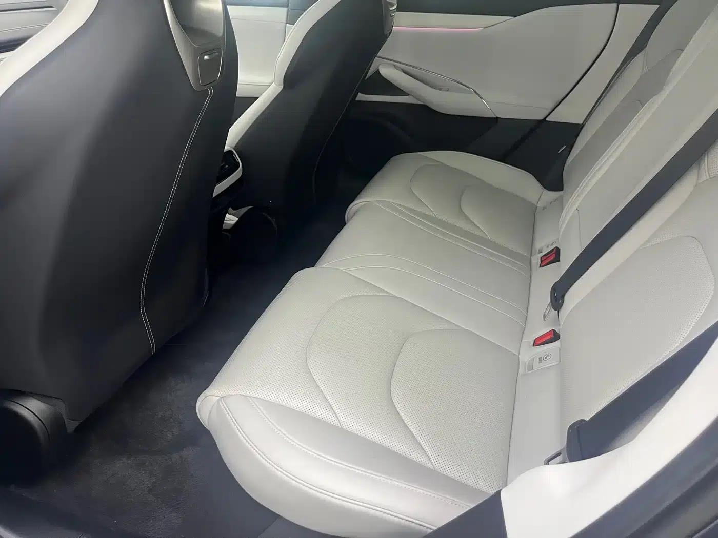 Xiaomi SU7 2024 Rear-Wheel Drive Standard Founder Edition — миниатюра 8
