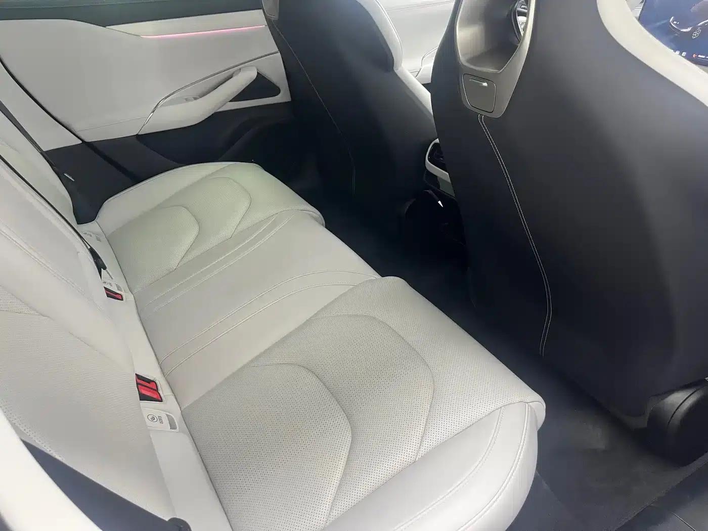 Xiaomi SU7 2024 Rear-Wheel Drive Standard Founder Edition — миниатюра 9