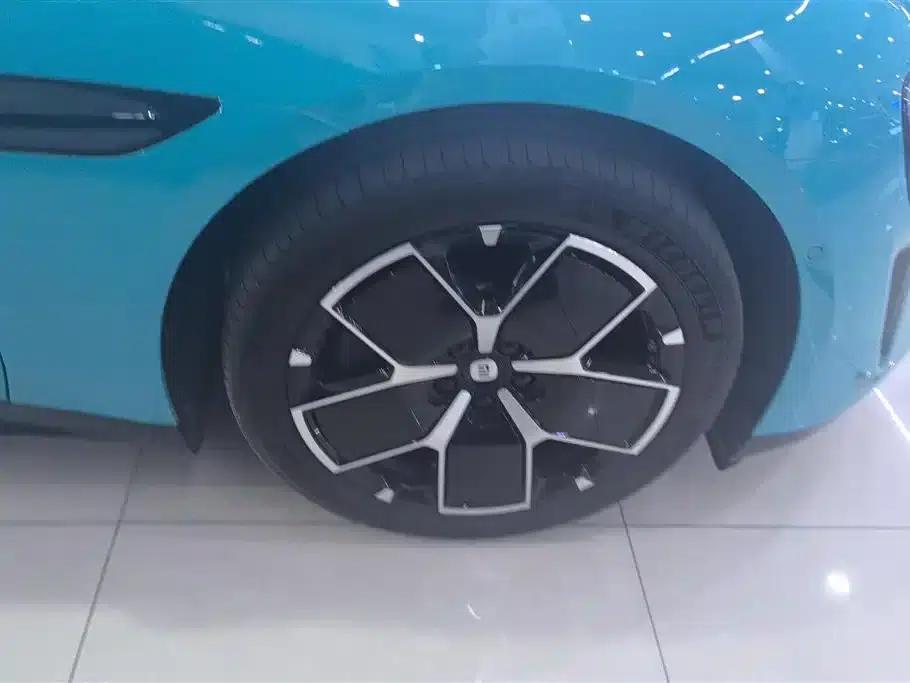 Xiaomi SU7 2024 Rear-Wheel Drive Long-Range Smart Driving Edition — миниатюра 6
