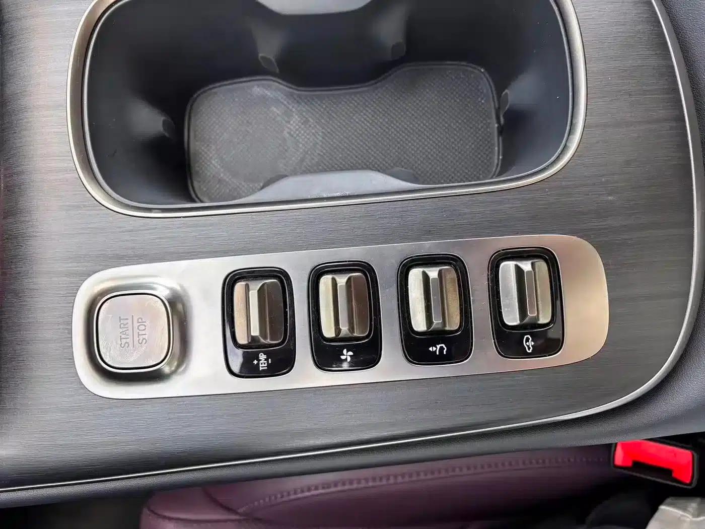 Xiaomi SU7 2024 All-Wheel Drive Long Range High-End Intelligent Driving Max Edition — миниатюра 12