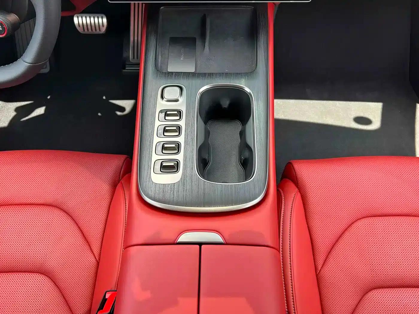 Xiaomi SU7 2024 All-Wheel Drive Long Range High-End Intelligent Driving Max Edition — миниатюра 11