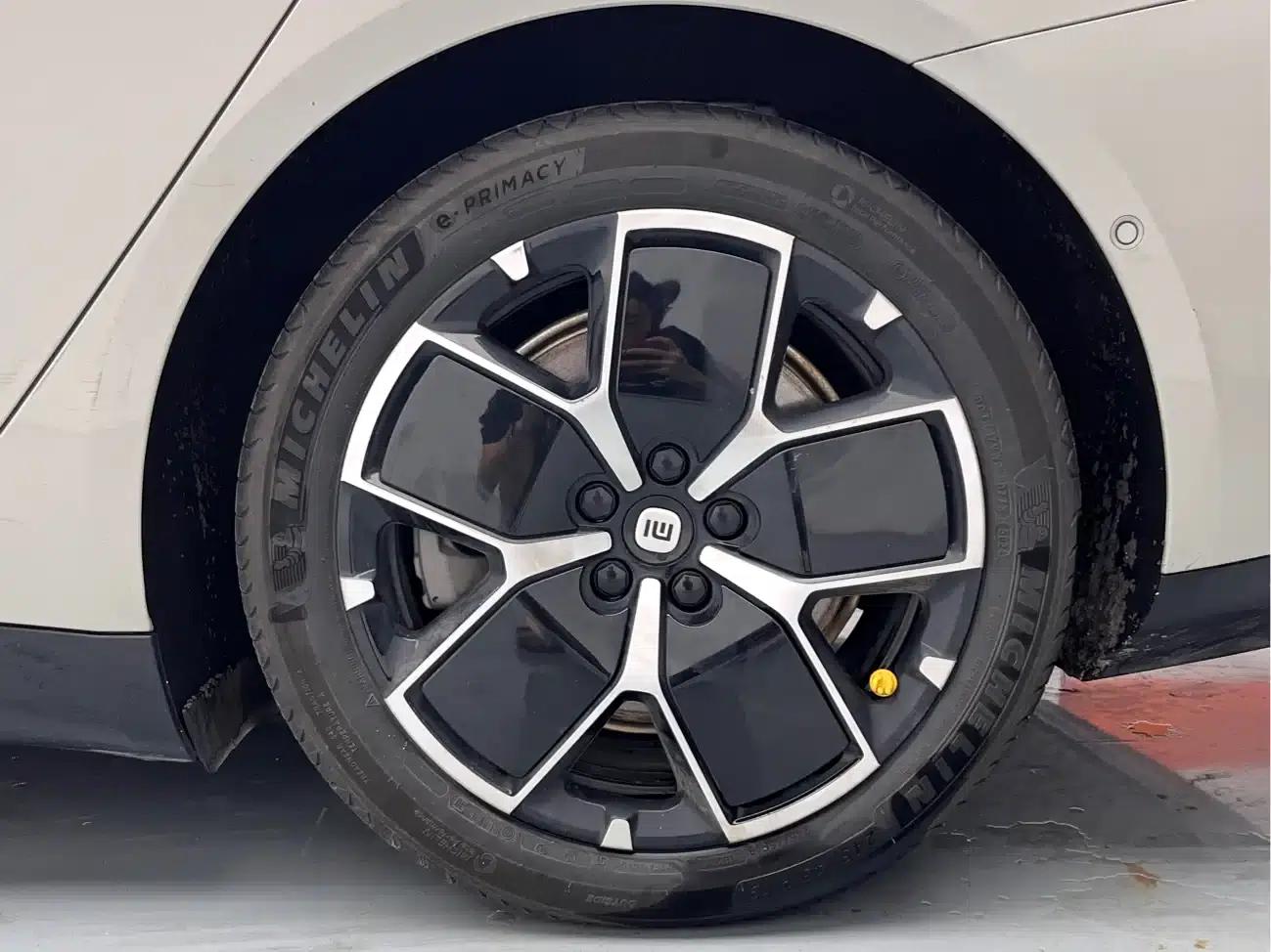 Xiaomi SU7 2024 Rear-Wheel Drive Long-Range Smart Driving Edition — миниатюра 13