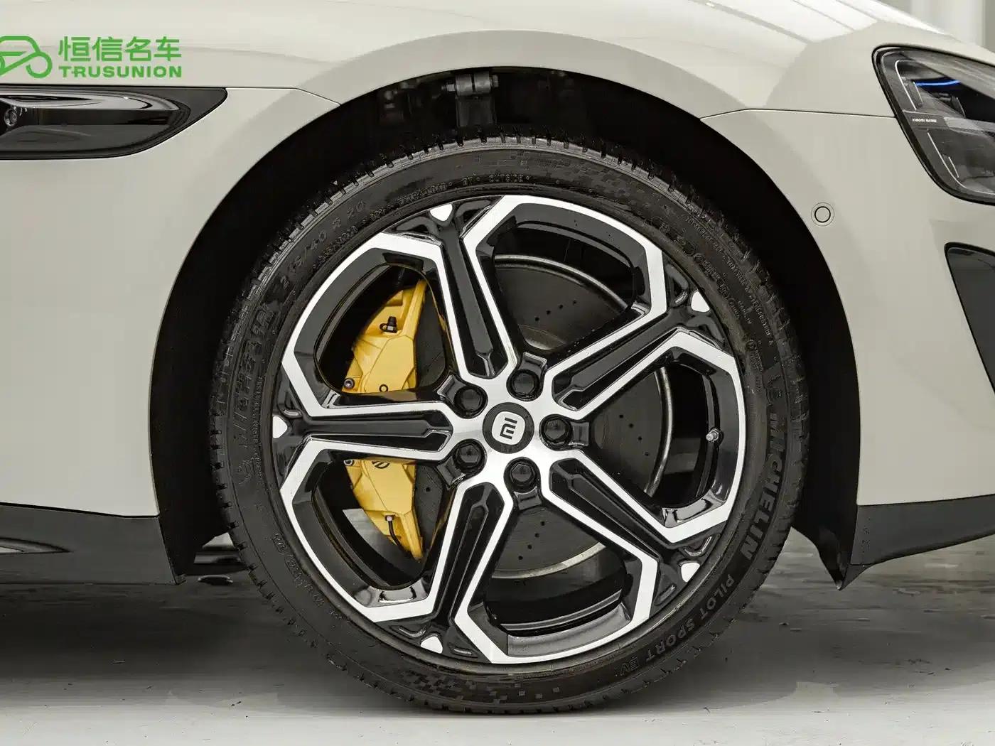 Xiaomi SU7 2024 Rear-Wheel Drive Long-Range Smart Driving Edition — миниатюра 11