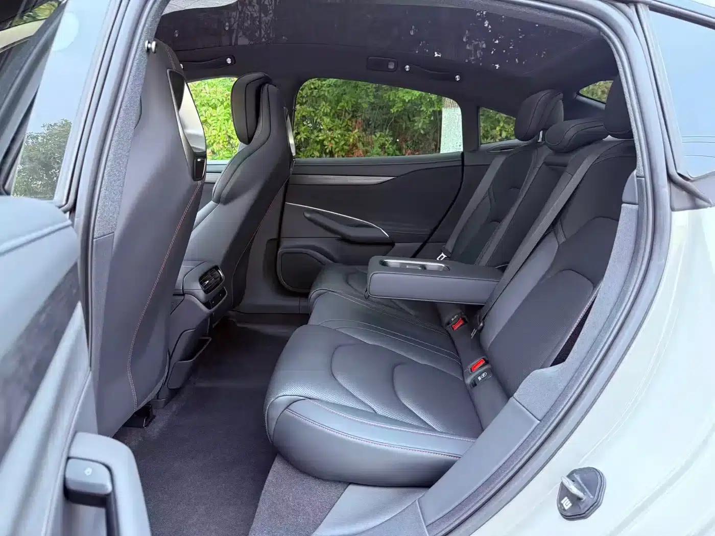 Xiaomi SU7 2024 Rear-Wheel Drive Long Range Advanced Intelligent Driving Pro Edition — миниатюра 6