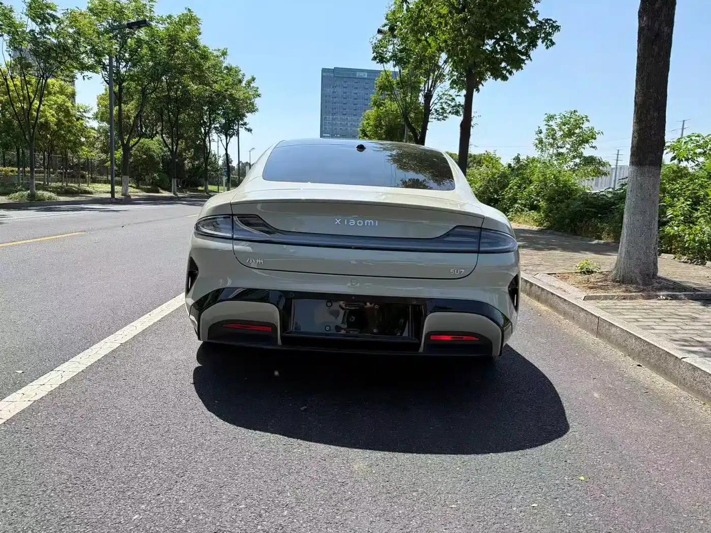 Xiaomi SU7 2024 Rear-Wheel Drive Long Range Advanced Intelligent Driving Pro Edition — миниатюра 8