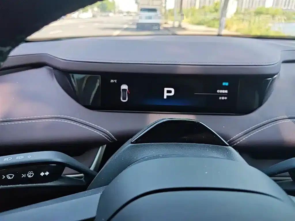Xiaomi SU7 2024 Rear-Wheel Drive Long Range Advanced Intelligent Driving Pro Edition — миниатюра 4