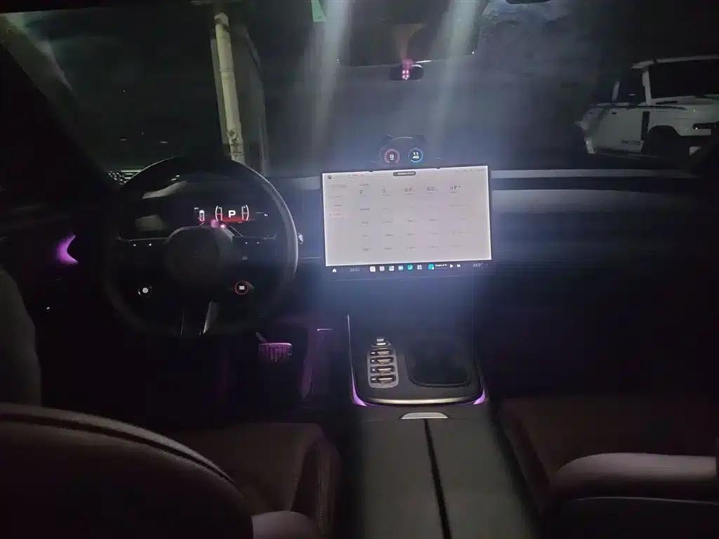 Xiaomi SU7 2024 All-Wheel Drive Long Range High-End Intelligent Driving Max Edition — миниатюра 13