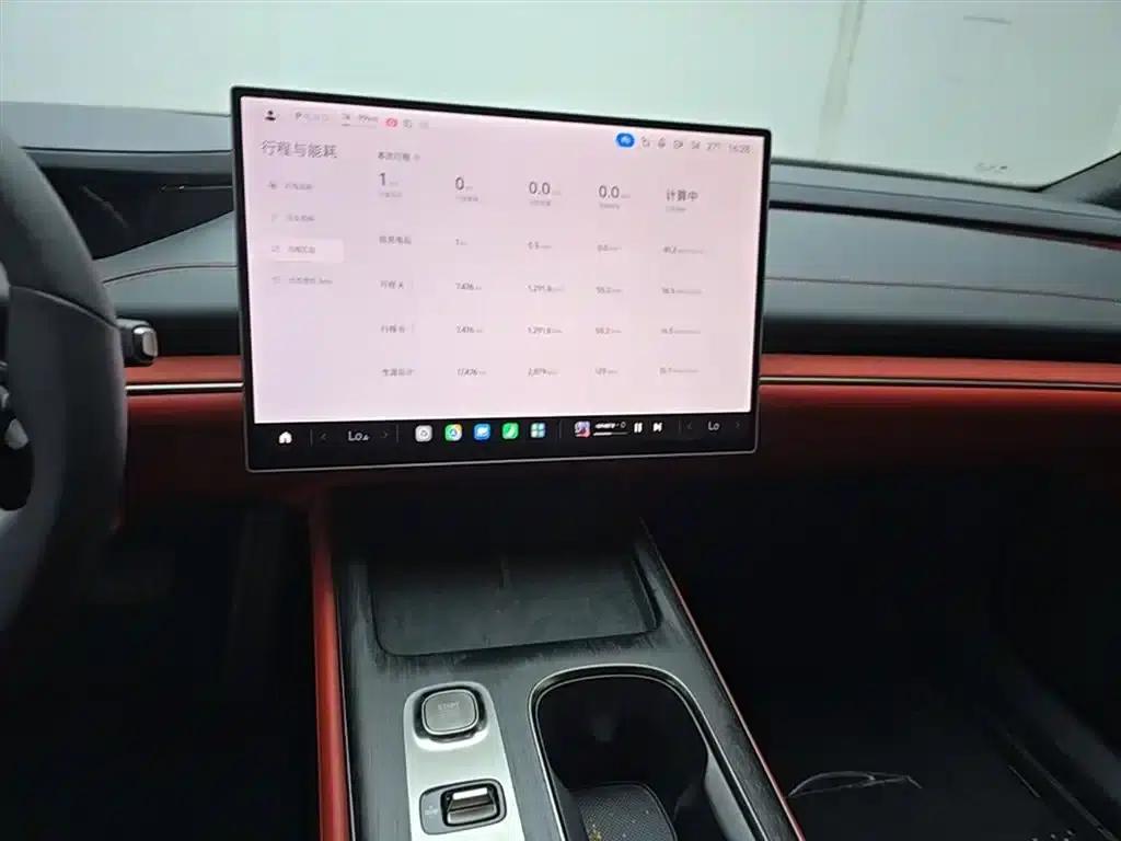 Xiaomi SU7 2024 Rear-Wheel Drive Long-Range Smart Driving Edition — миниатюра 13