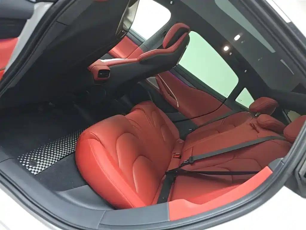 Xiaomi SU7 2024 Rear-Wheel Drive Long-Range Smart Driving Edition — миниатюра 17