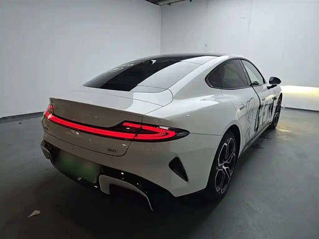 Xiaomi SU7 2024 Rear-Wheel Drive Long-Range Smart Driving Edition — миниатюра 7