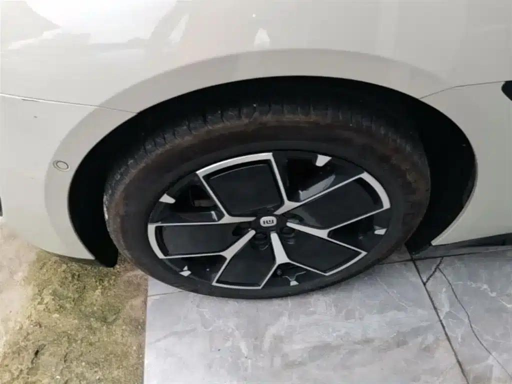 Xiaomi SU7 2024 Rear-Wheel Drive Long-Range Smart Driving Edition — миниатюра 23
