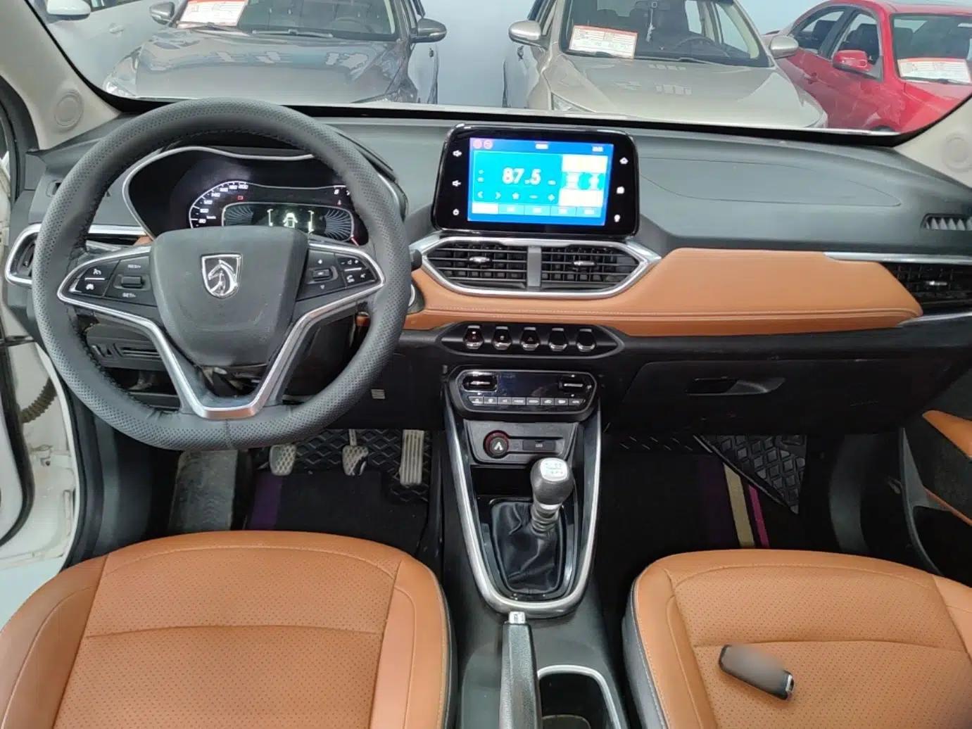 Baojun 510 2017 1.5L Manual Luxury Model — миниатюра 13