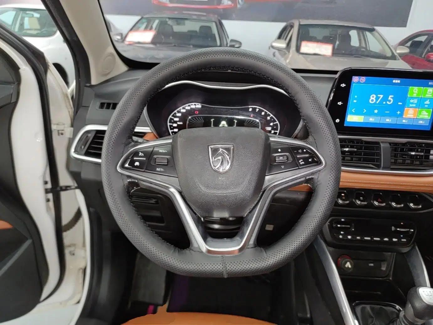 Baojun 510 2017 1.5L Manual Luxury Model — миниатюра 14