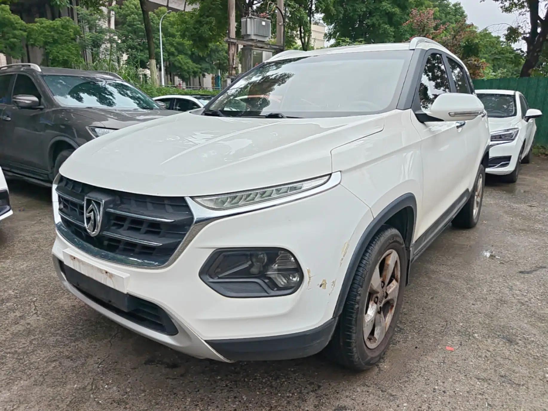Baojun 510 2017 1.5L Manual Fashion Model — миниатюра 1