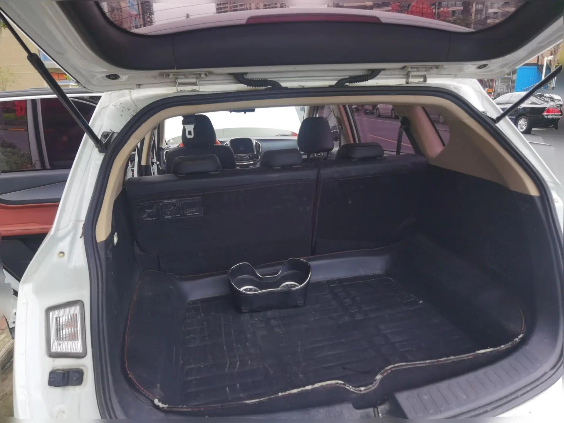 Baojun 560 2015 1.8L Manual Elite Edition — миниатюра 20