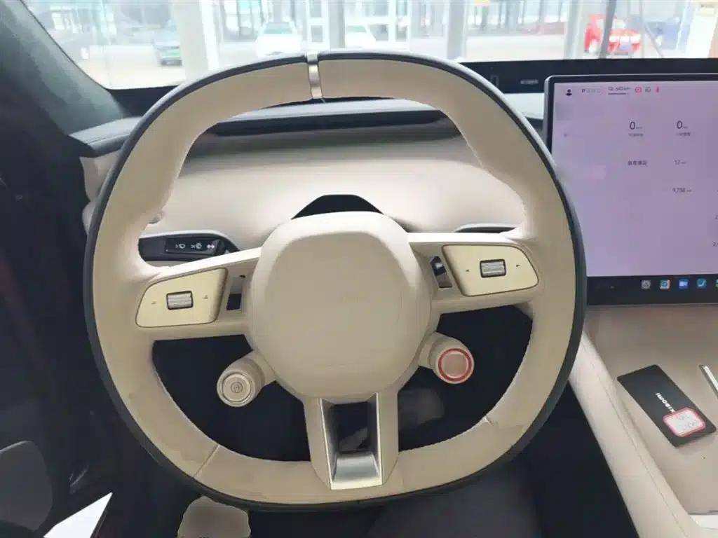 Xiaomi YU7 2025 Model: Long Battery Life, High-Performance All-Wheel Drive Max Edition — миниатюра 11
