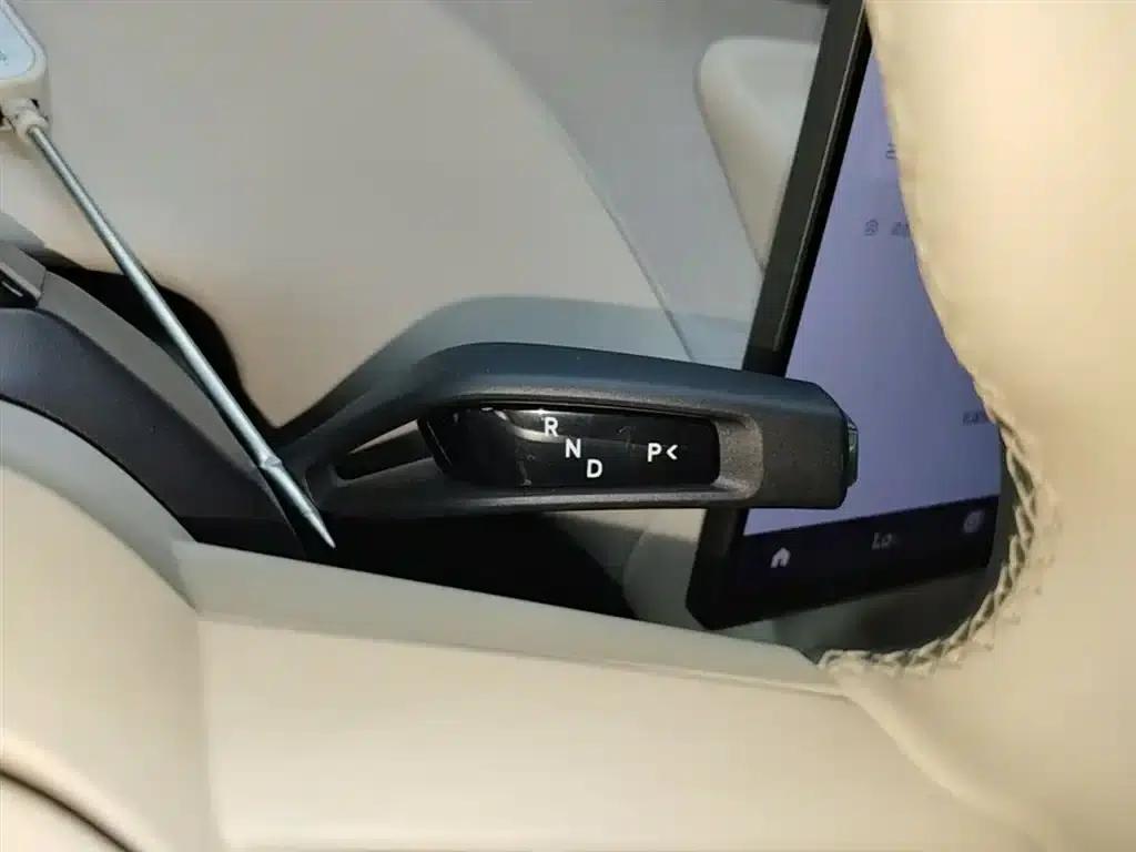 Xiaomi YU7 2025 Model: Long Battery Life, High-Performance All-Wheel Drive Max Edition — миниатюра 14