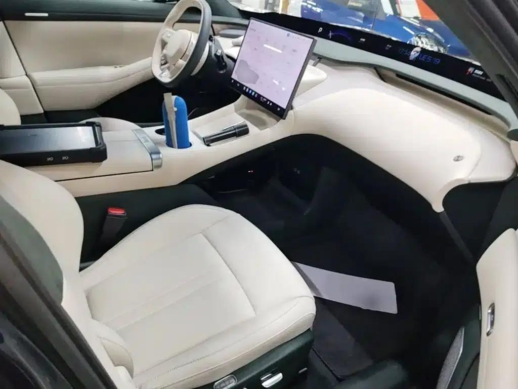 Xiaomi YU7 2025 Model: Long Battery Life, High-Performance All-Wheel Drive Max Edition — миниатюра 25
