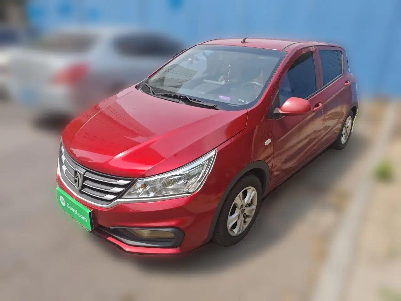 Baojun 310 2016 1.2L manual Comfort trim level — миниатюра 1