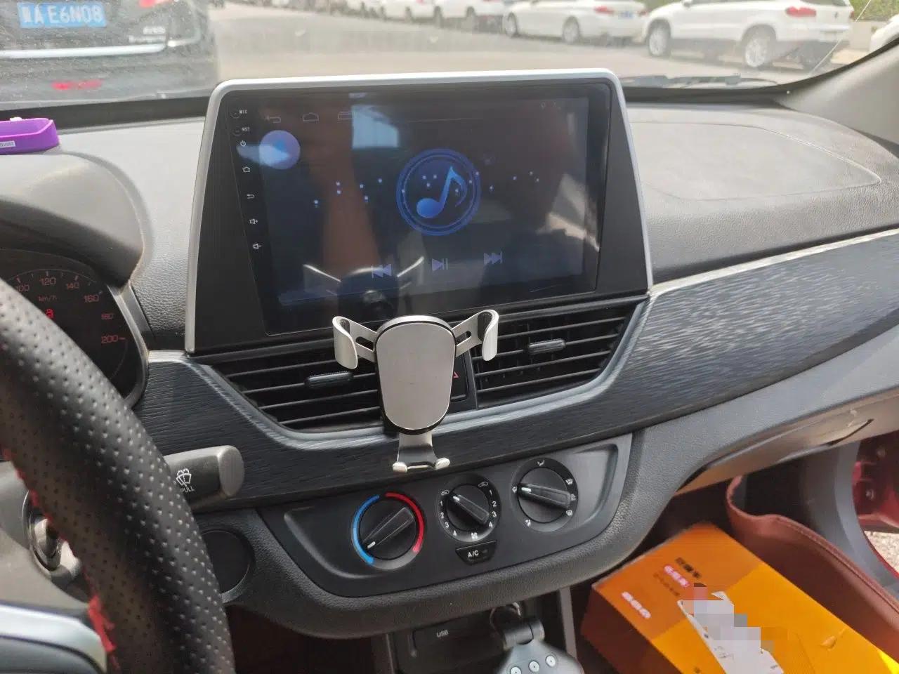 Baojun 310 2016 1.2L manual Comfort trim level — миниатюра 14