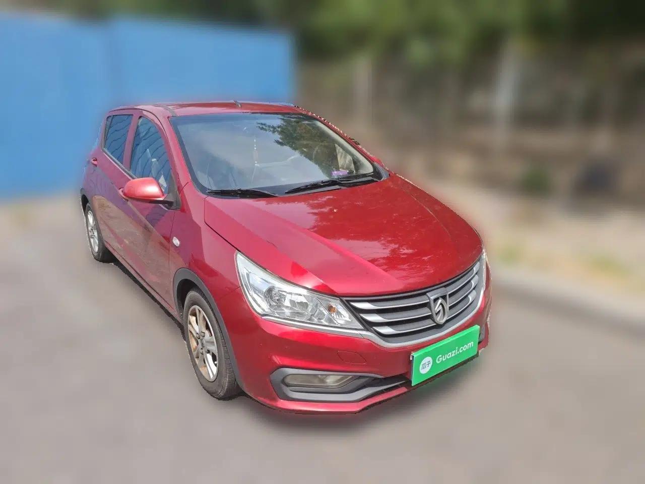 Baojun 310 2016 1.2L manual Comfort trim level — миниатюра 3