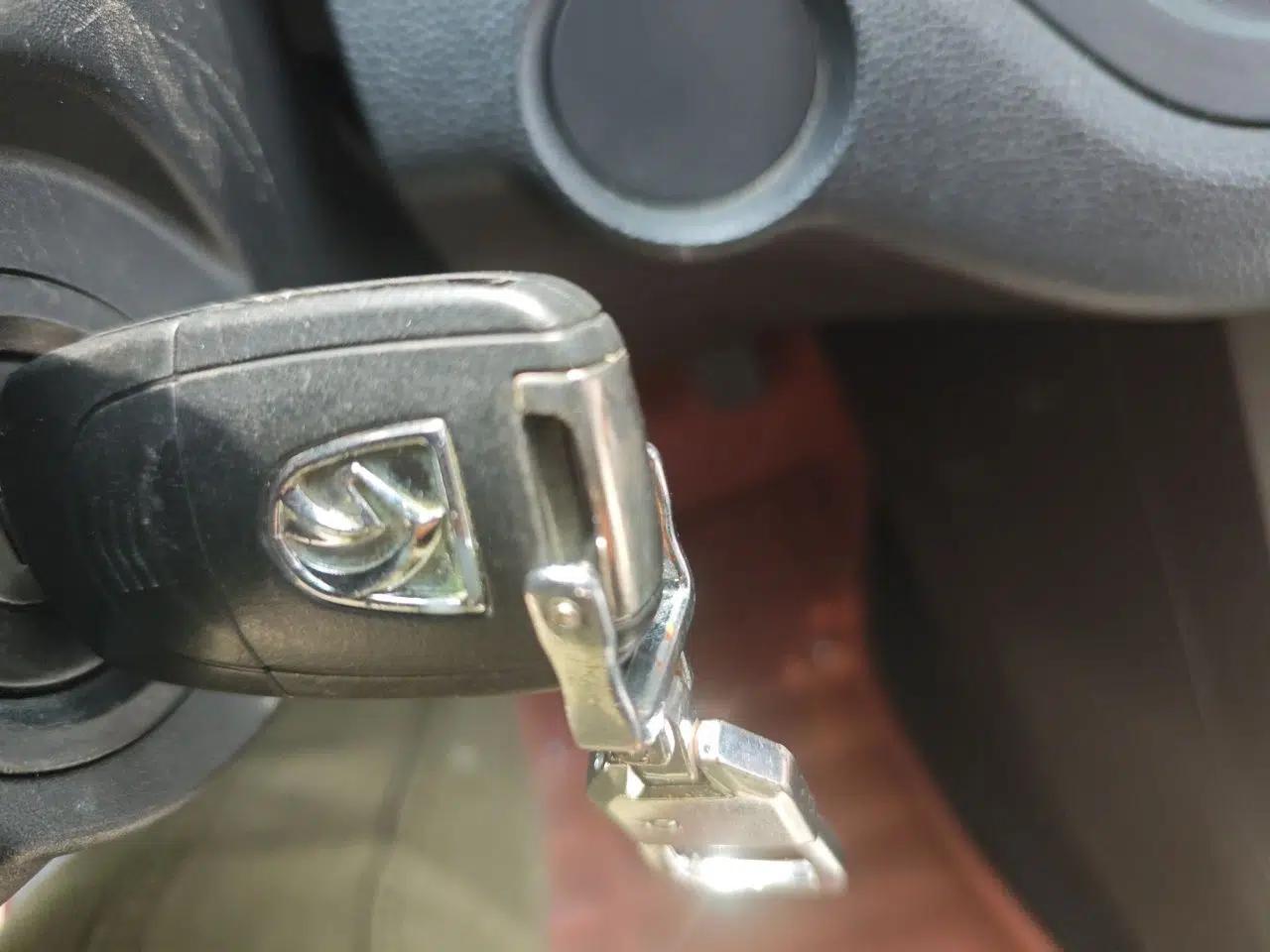 Baojun 310 2016 1.2L manual Comfort trim level — миниатюра 9
