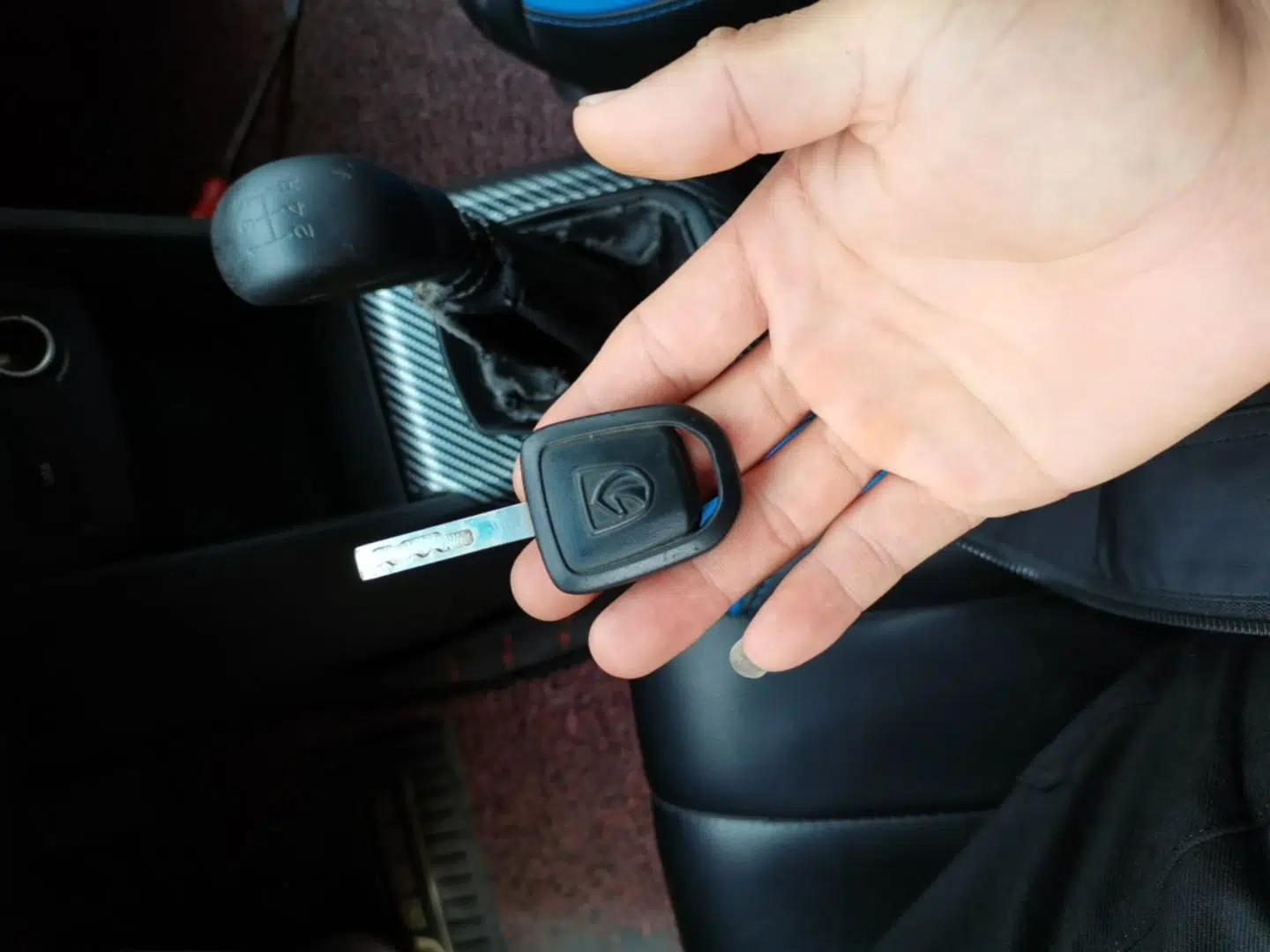 Baojun 310 2016 1.2L manual Comfort trim level — миниатюра 12