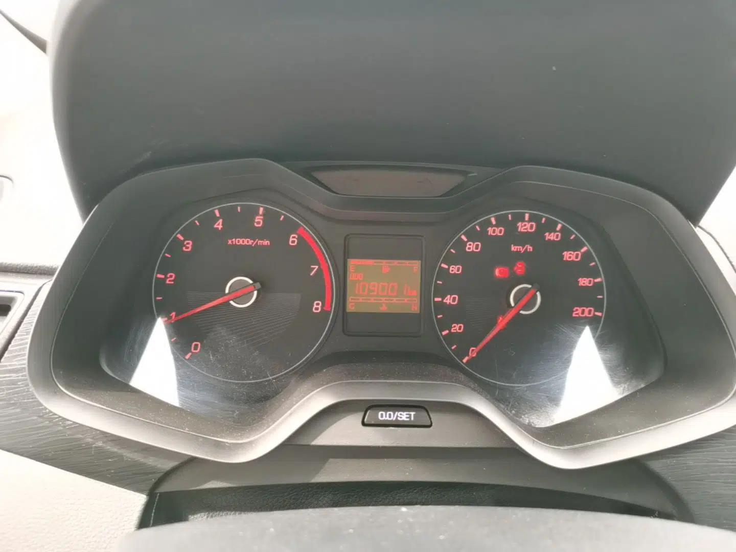 Baojun 310 2016 1.2L manual Comfort trim level — миниатюра 15