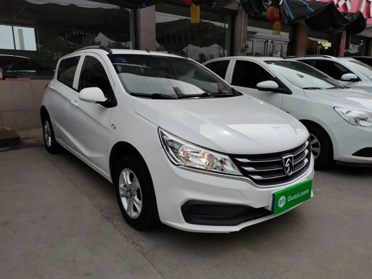Baojun 310 2016 1.2L manual Comfort trim level — миниатюра 3