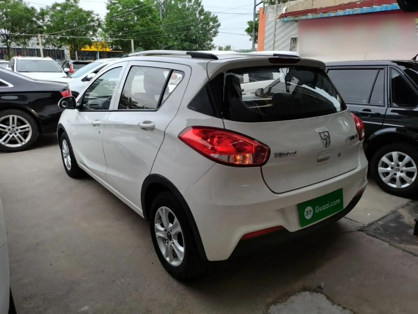 Baojun 310 2016 1.2L manual Comfort trim level — миниатюра 4