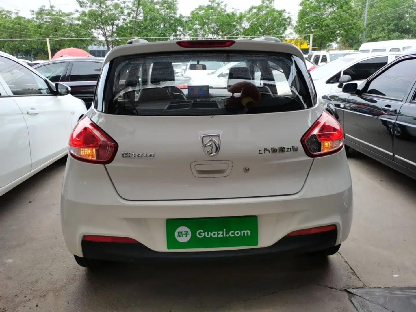 Baojun 310 2016 1.2L manual Comfort trim level — миниатюра 5