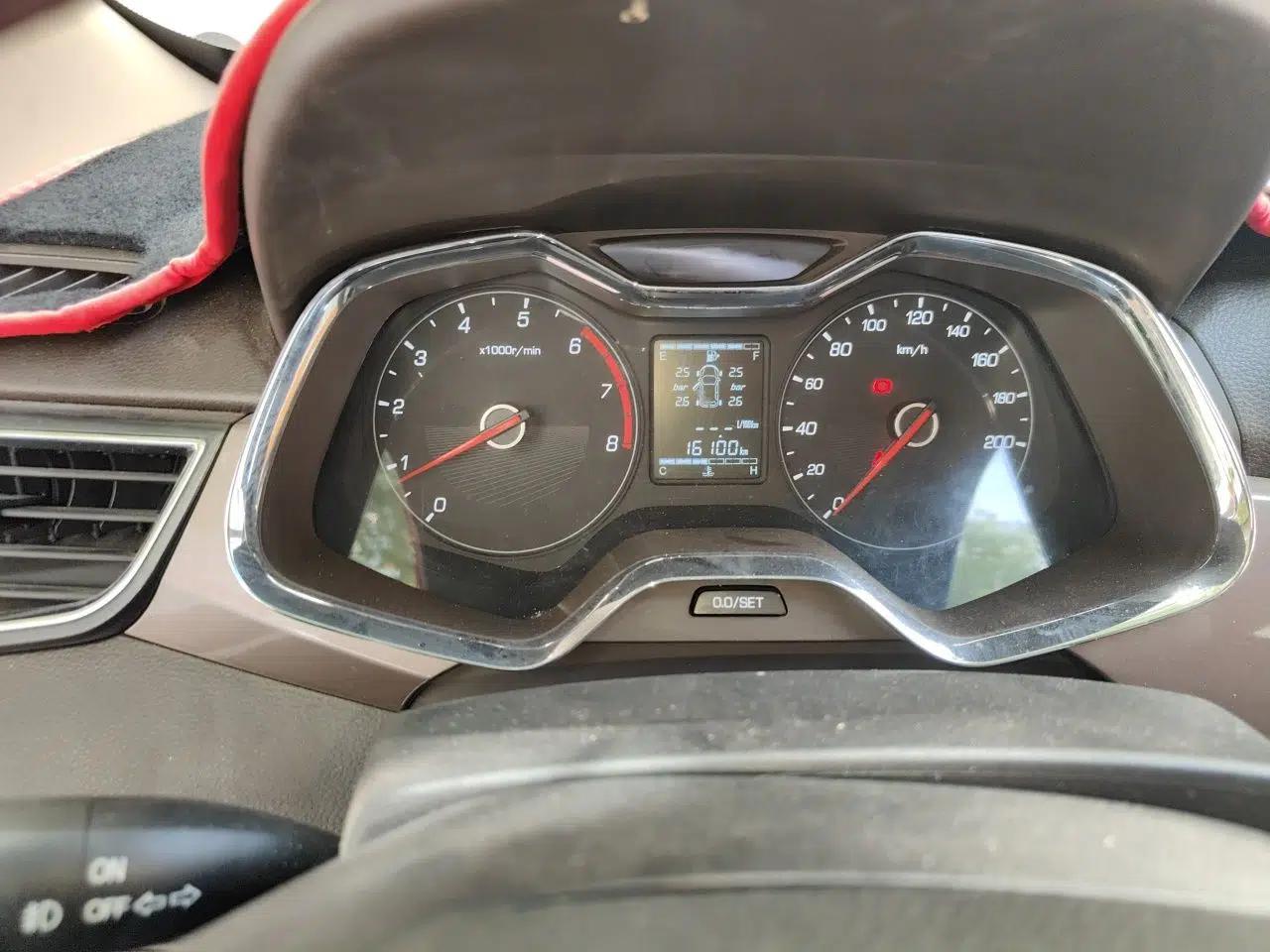 Baojun 310W 2017 1.5L Manual Fashion Edition China VI — миниатюра 12