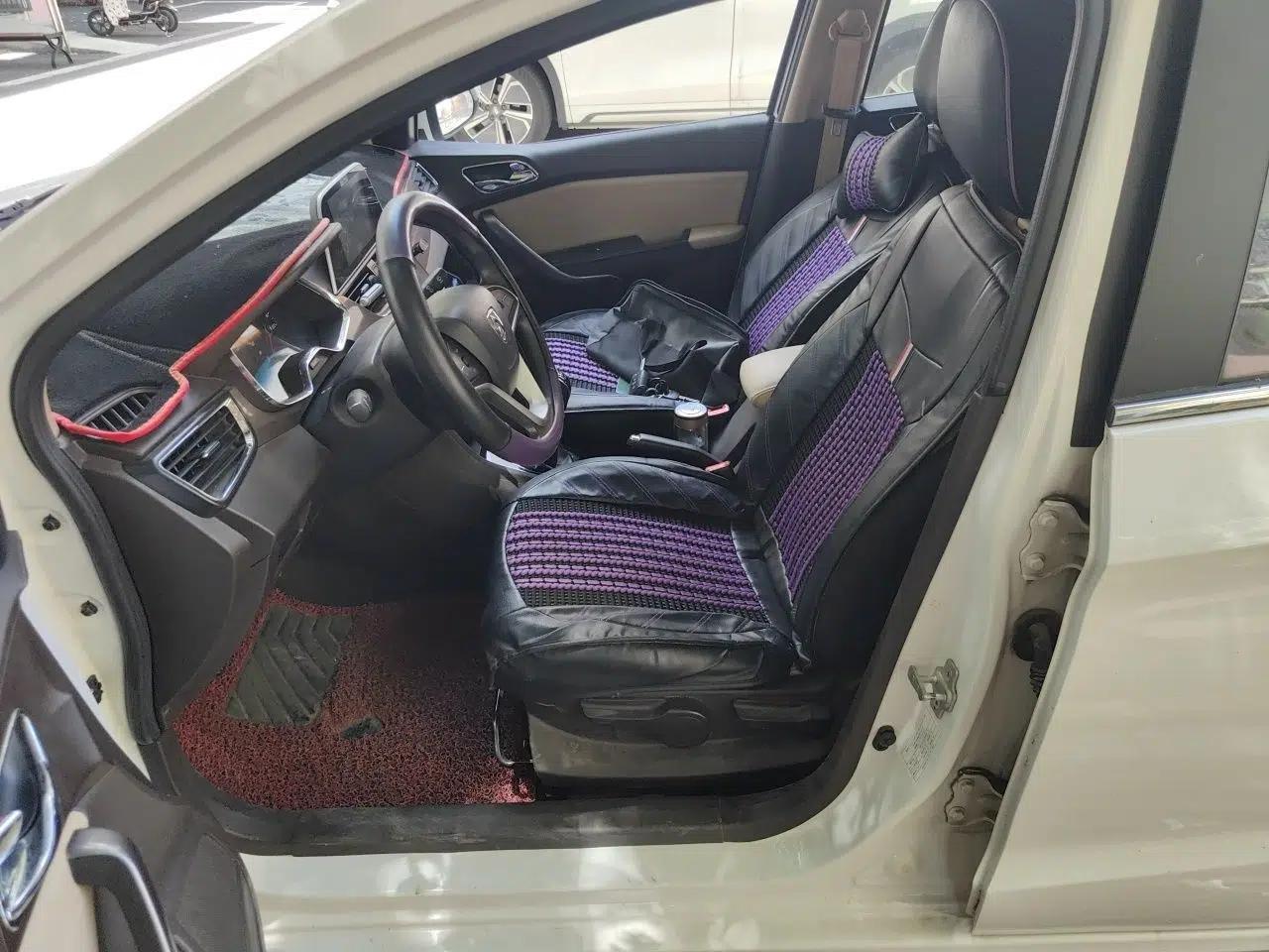 Baojun 310W 2017 1.5L Manual Fashion Edition China VI — миниатюра 16