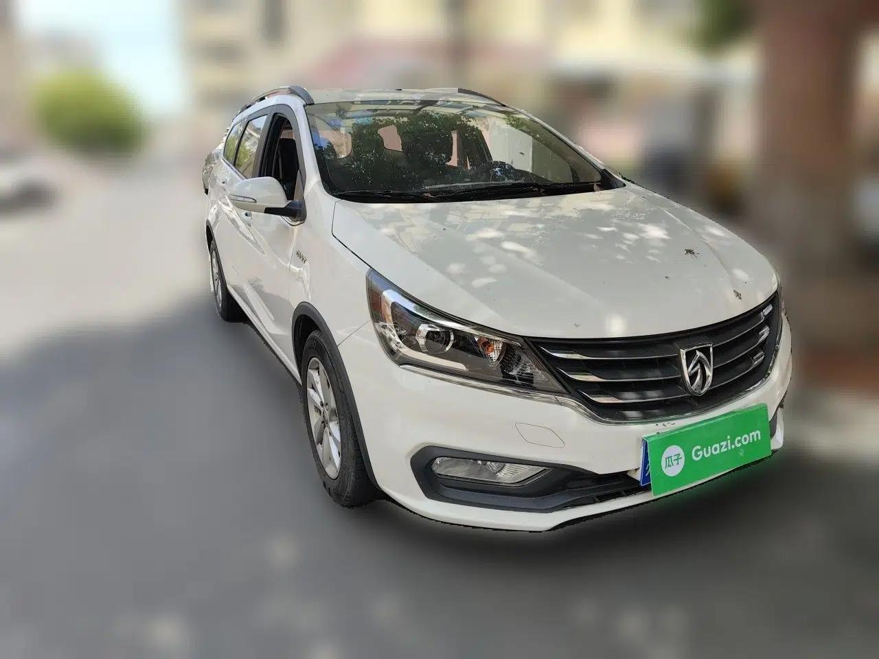 Baojun 310W 2017 1.5L Manual Fashion Edition China VI — миниатюра 3