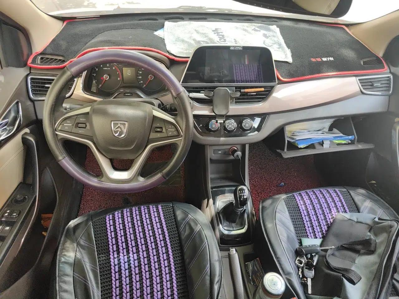 Baojun 310W 2017 1.5L Manual Fashion Edition China VI — миниатюра 10