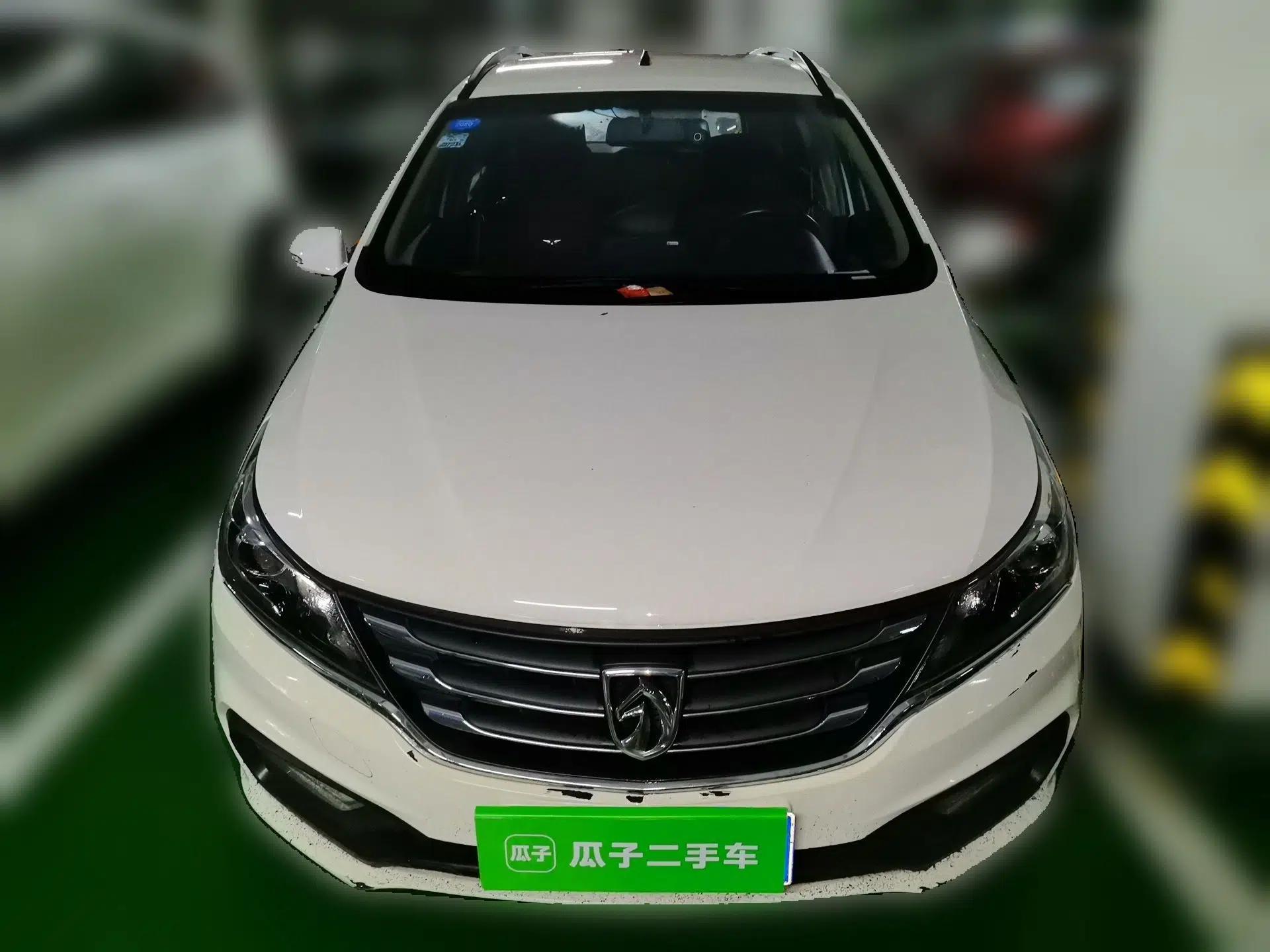 Baojun 310W 2017 1.5L Manual Fashion Model China V — миниатюра 2