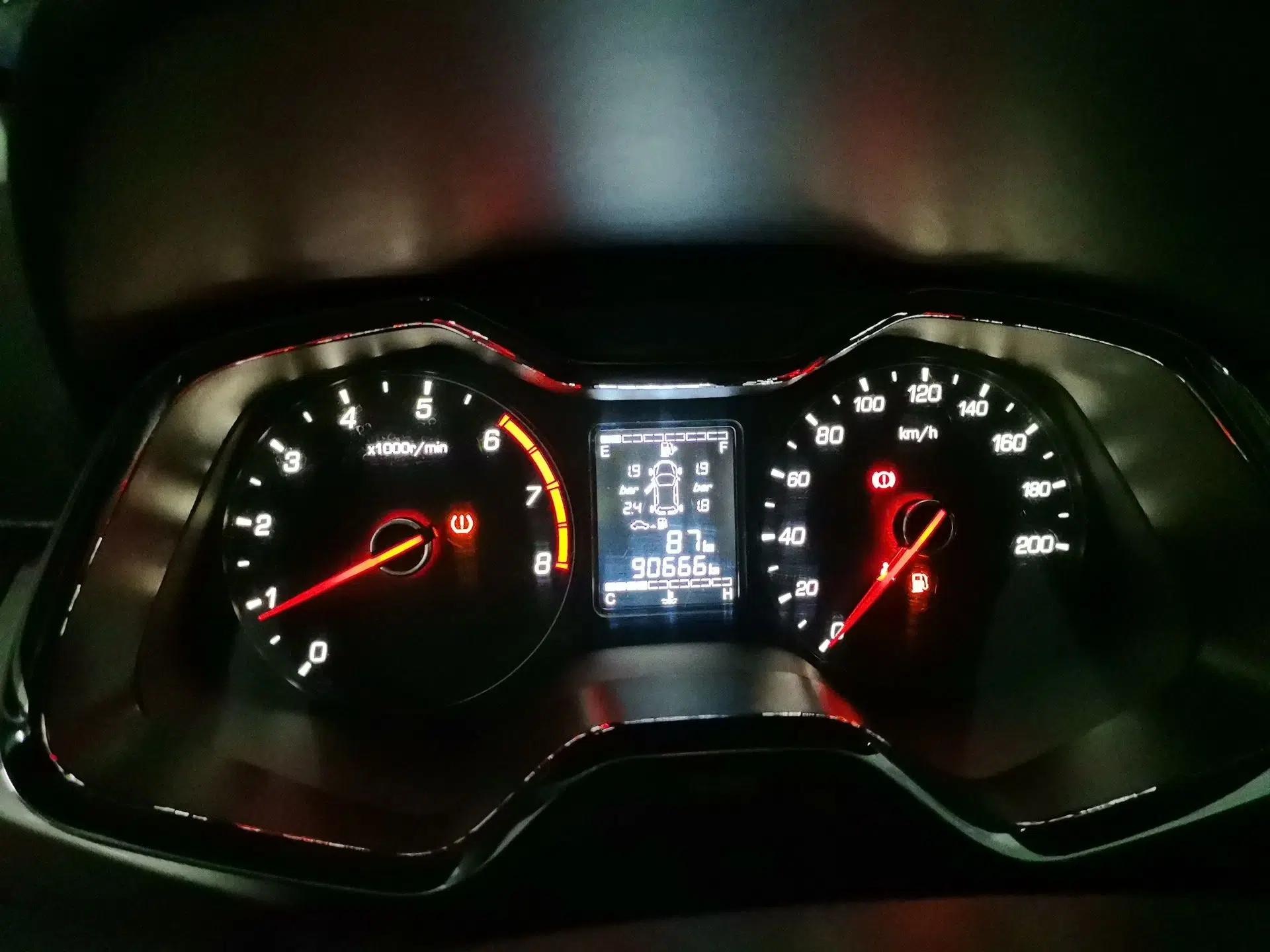 Baojun 310W 2017 1.5L Manual Fashion Model China V — миниатюра 12