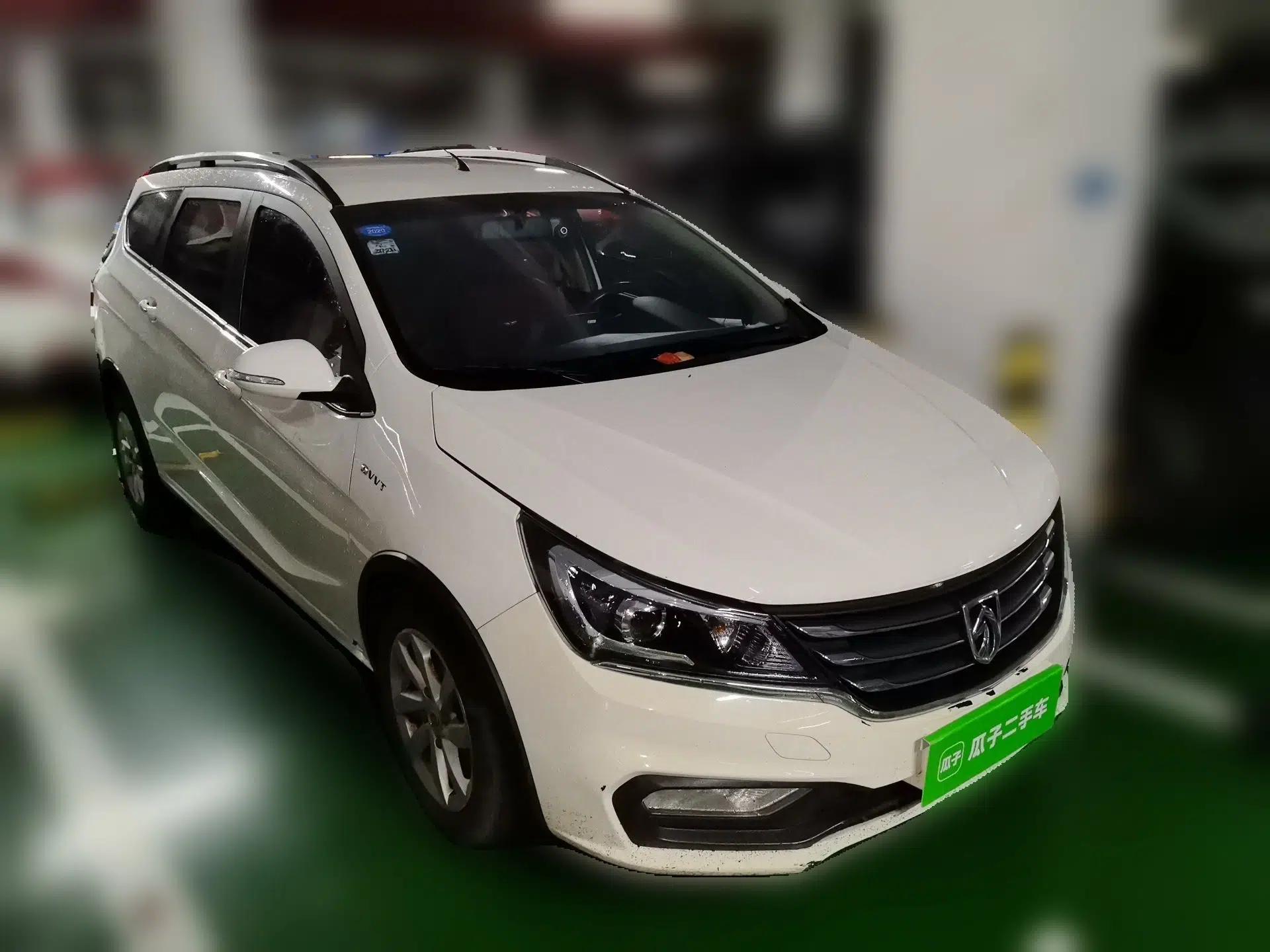 Baojun 310W 2017 1.5L Manual Fashion Model China V — миниатюра 3