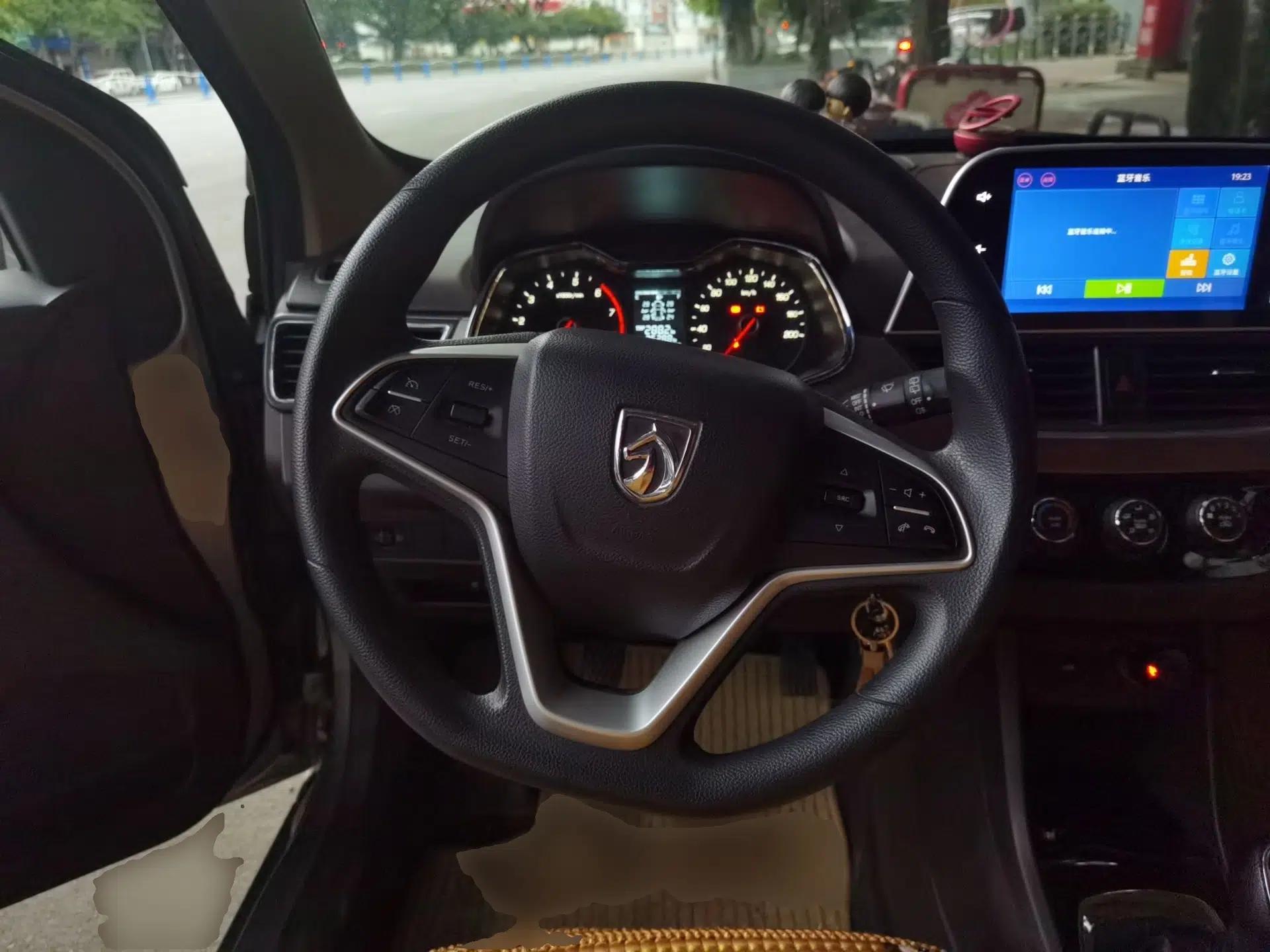 Baojun 310W 2017 1.5L Manual Fashion Model China V — миниатюра 11