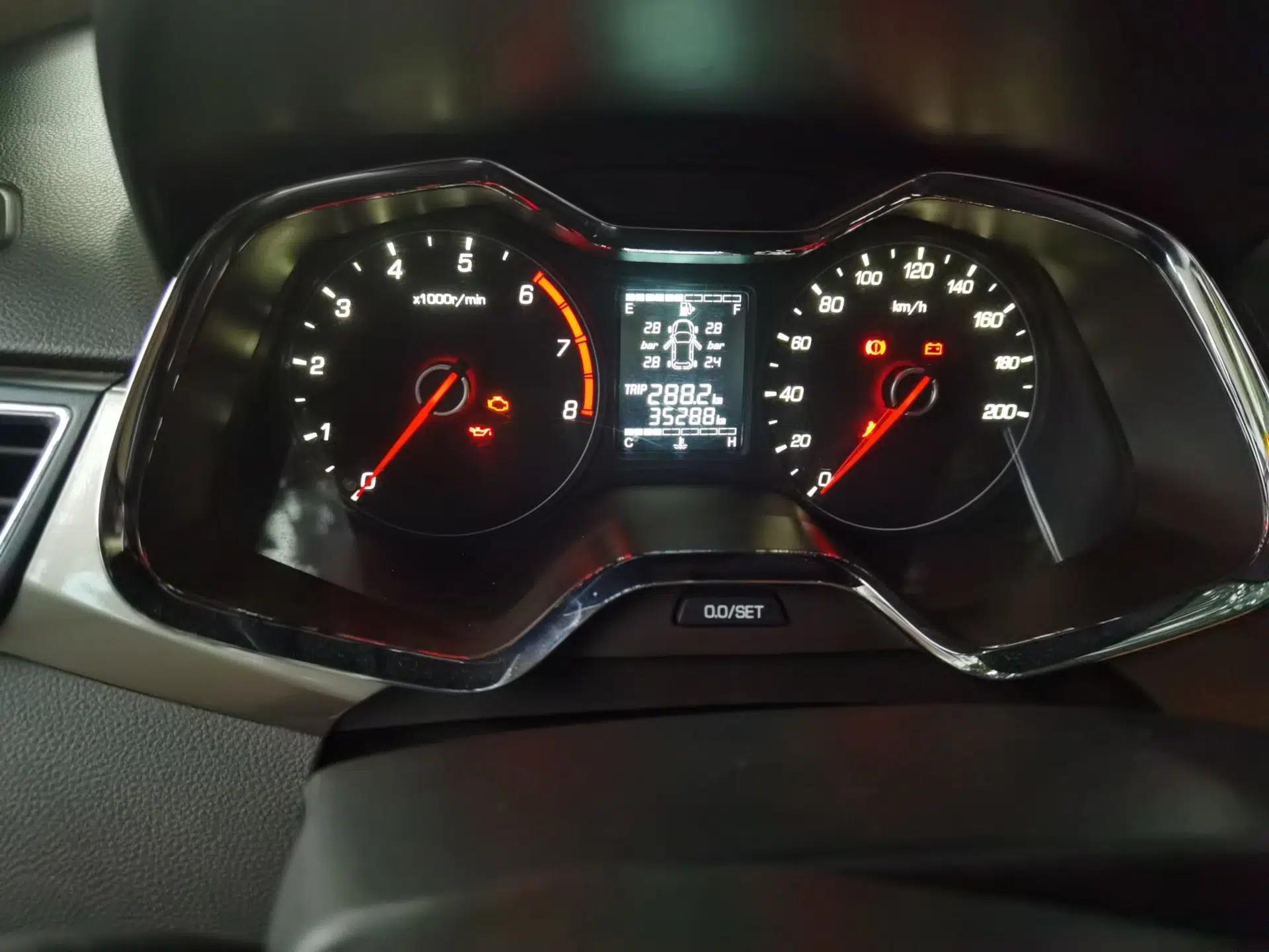 Baojun 310W 2017 1.5L Manual Fashion Model China V — миниатюра 13
