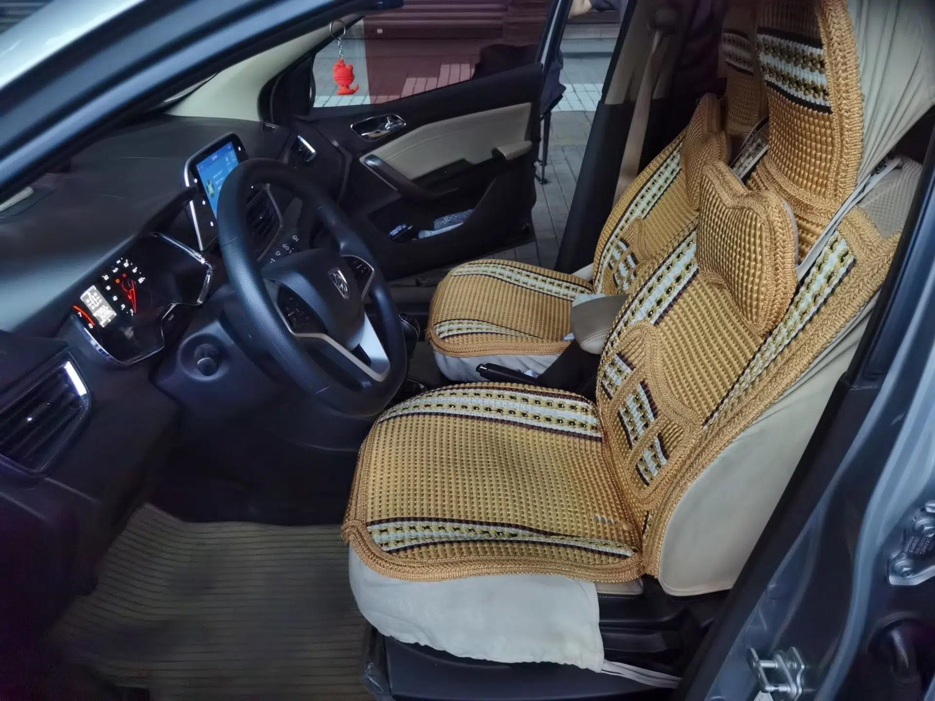 Baojun 310W 2017 1.5L Manual Fashion Model China V — миниатюра 16