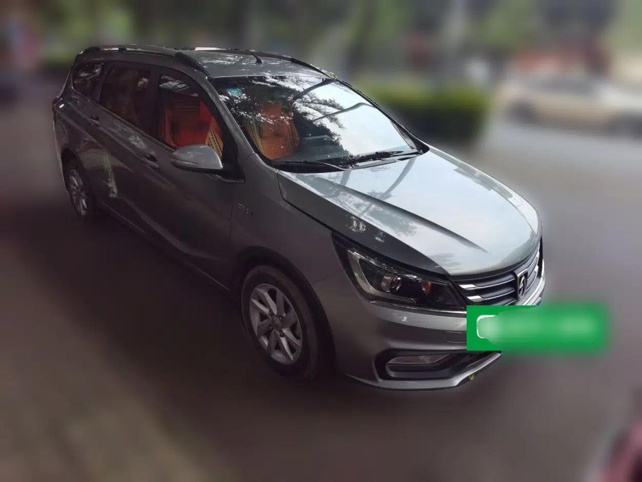 Baojun 310W 2017 1.5L Manual Fashion Model China V — миниатюра 3