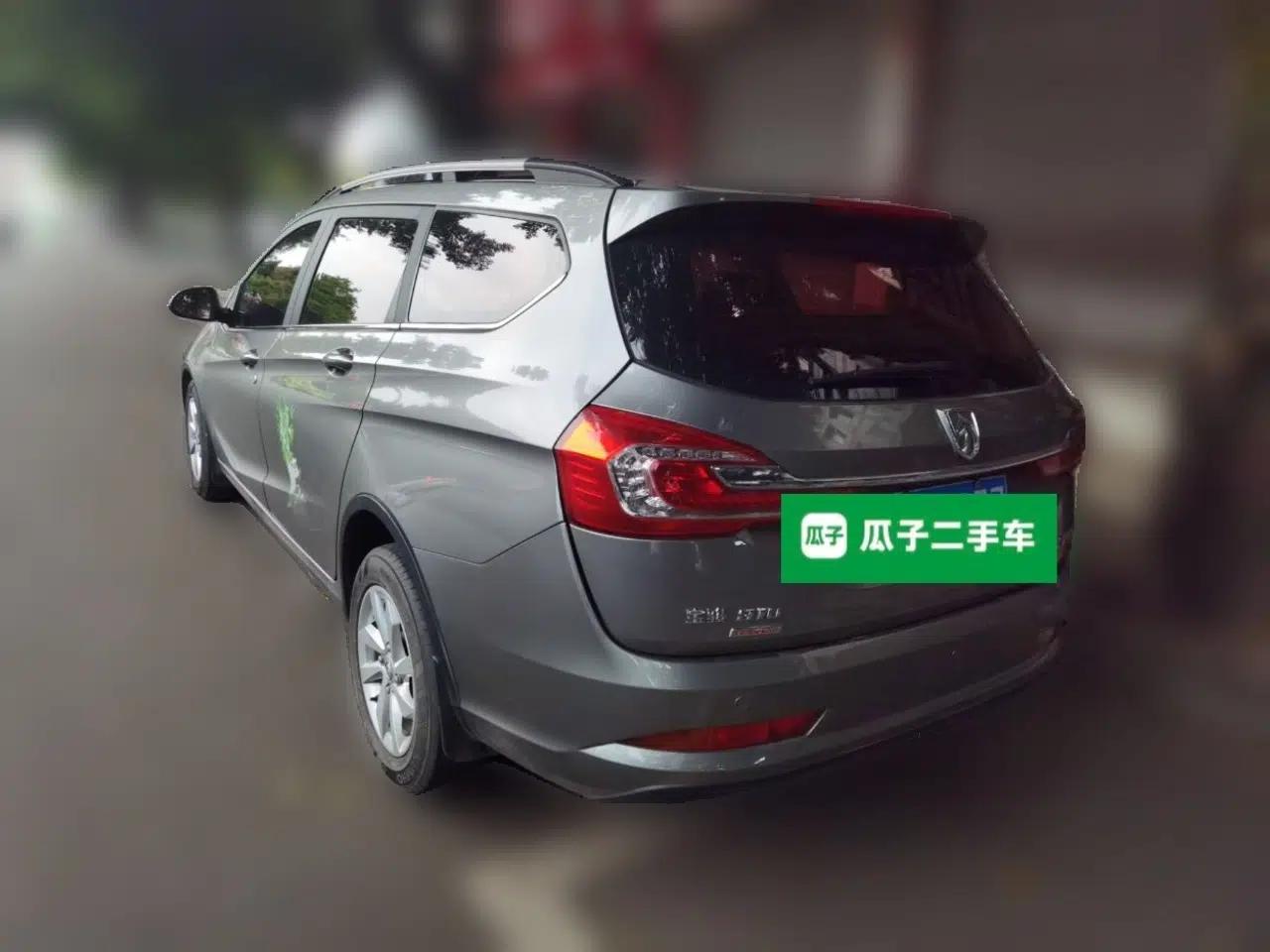 Baojun 310W 2017 1.5L Manual Fashion Model China V — миниатюра 4