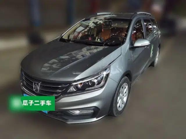 Baojun 310W 2017 1.5L Manual Fashion Model China V