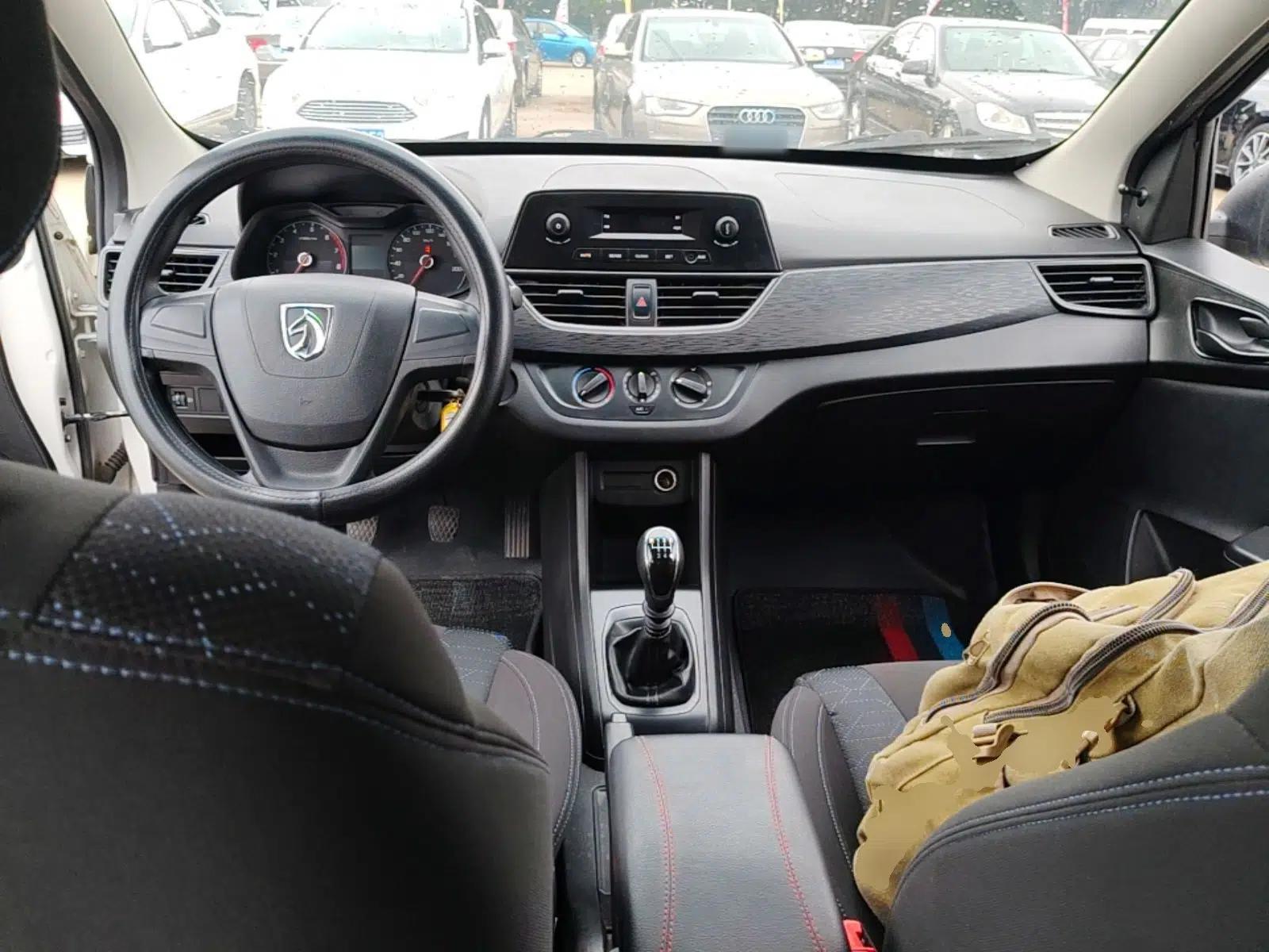 Baojun 310W 2017 1.2L Manual Value Edition China V — миниатюра 13