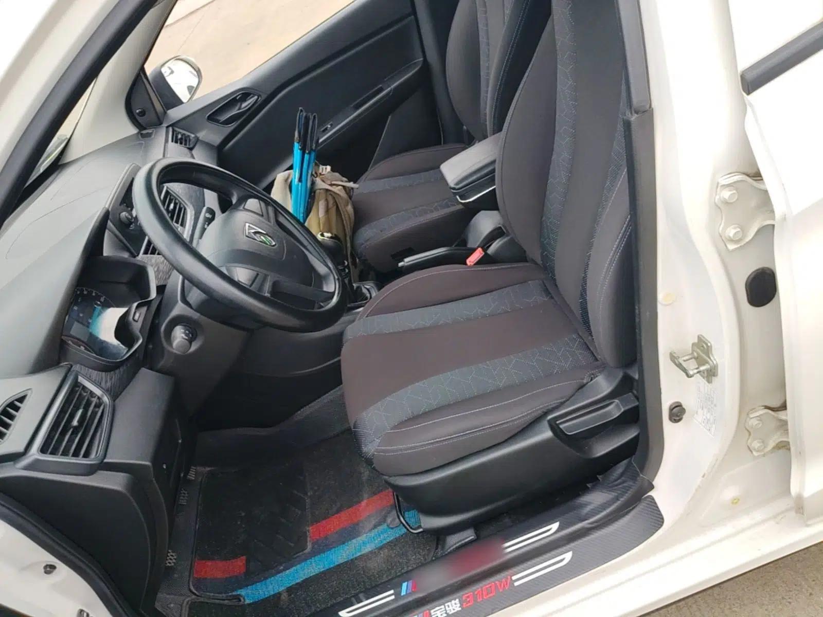 Baojun 310W 2017 1.2L Manual Value Edition China V — миниатюра 18