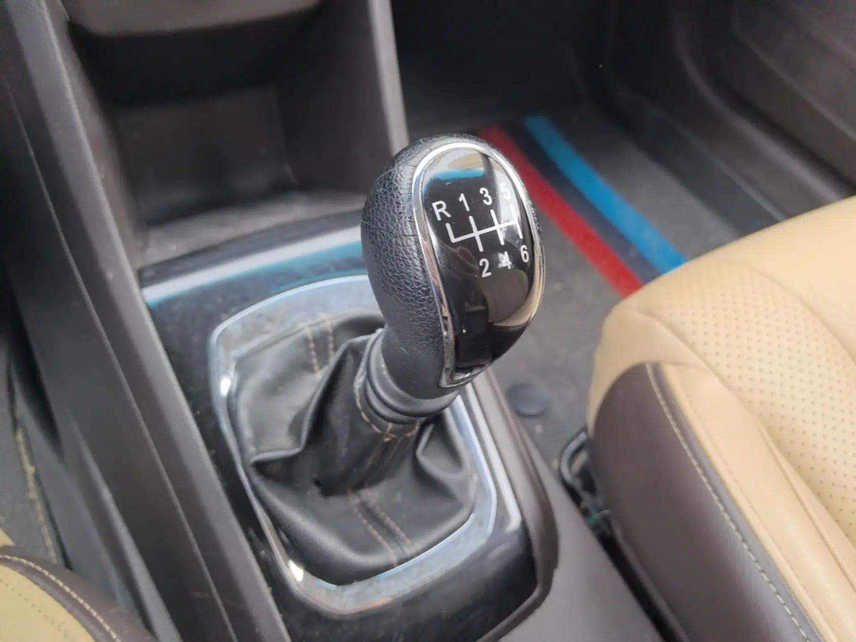 Baojun 310W 2017 1.5L Manual Fashion Model China V — миниатюра 17